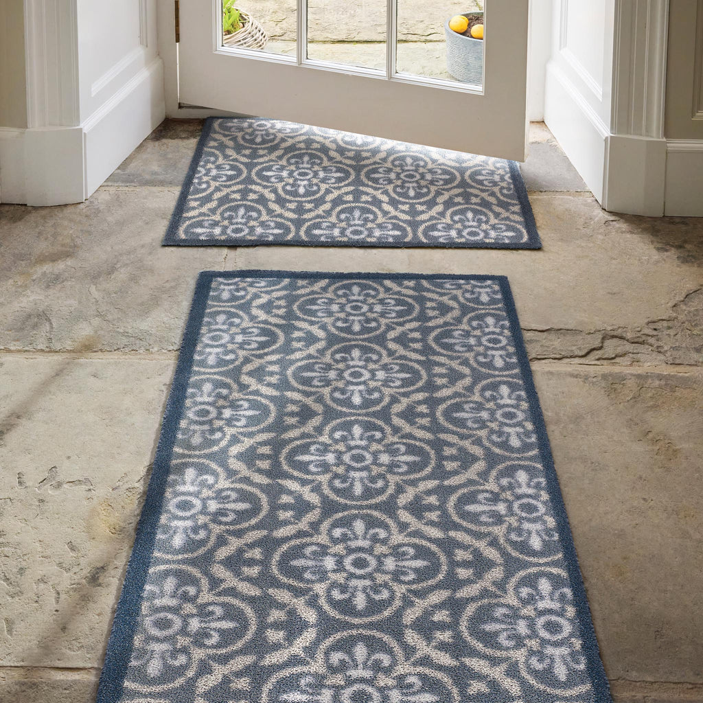 Home 40 Grey Washable Runner in Grey- a 100% recycled cotton runner featuring a heritage-inspired pattern in cream and white.