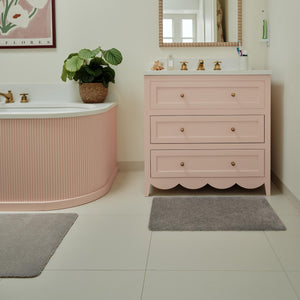 Sense Ghost Grey Bath Mat- a bath mat made from recycled materials in a solid grey.