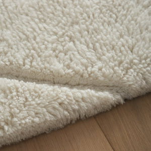 Berber Diamond rug- 100% shaggy wool rug in Ivory with a geometric design. 
