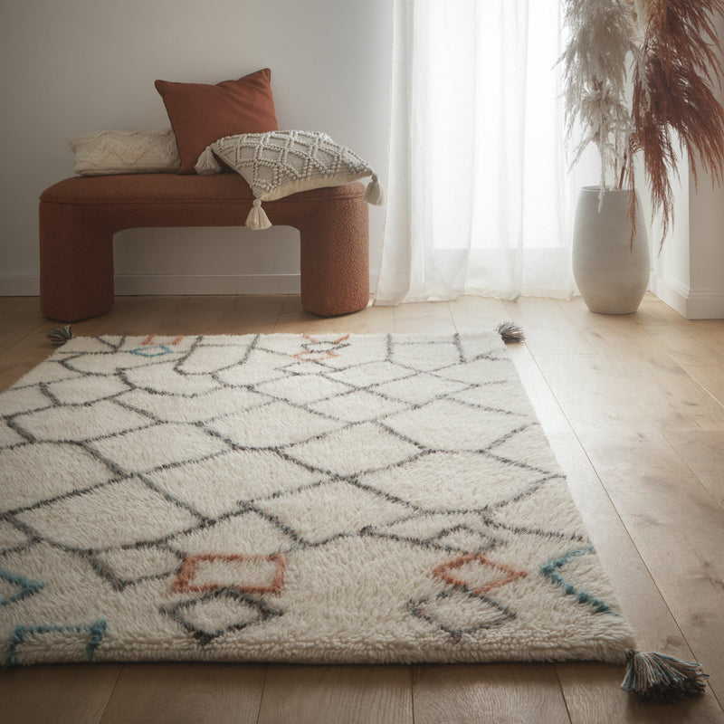 Berber Knotted Chain Rug- 100% wool hand-tufted rug in Ivory with a geometric pattern. 
 