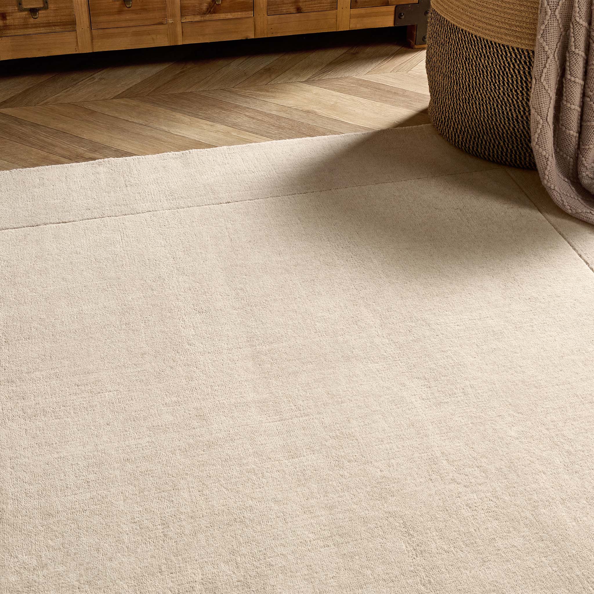 Borders Wool Rug Natural