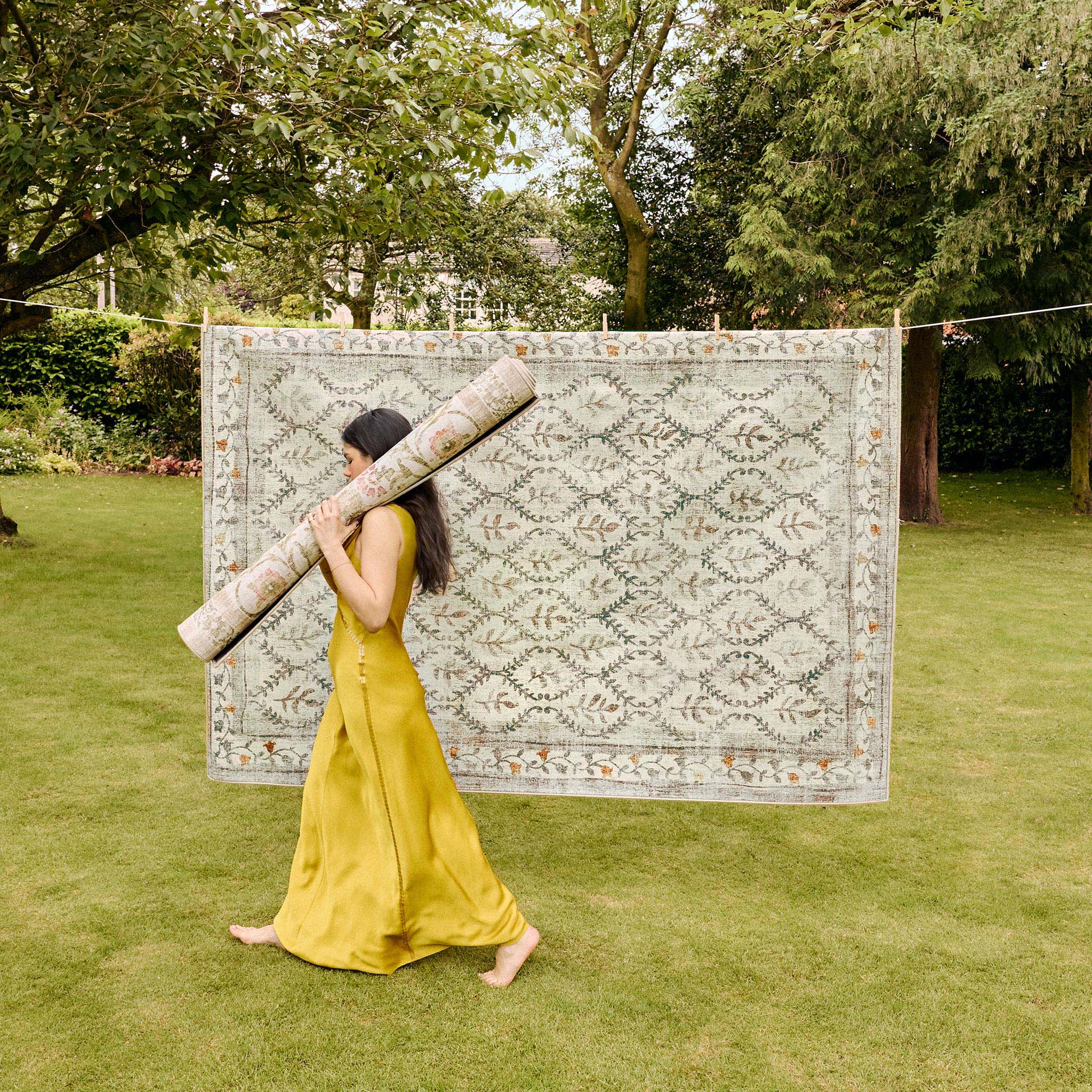 English Garden Eco-Washable Rug- 100% recycled content rug featuring a vintage floral pattern.