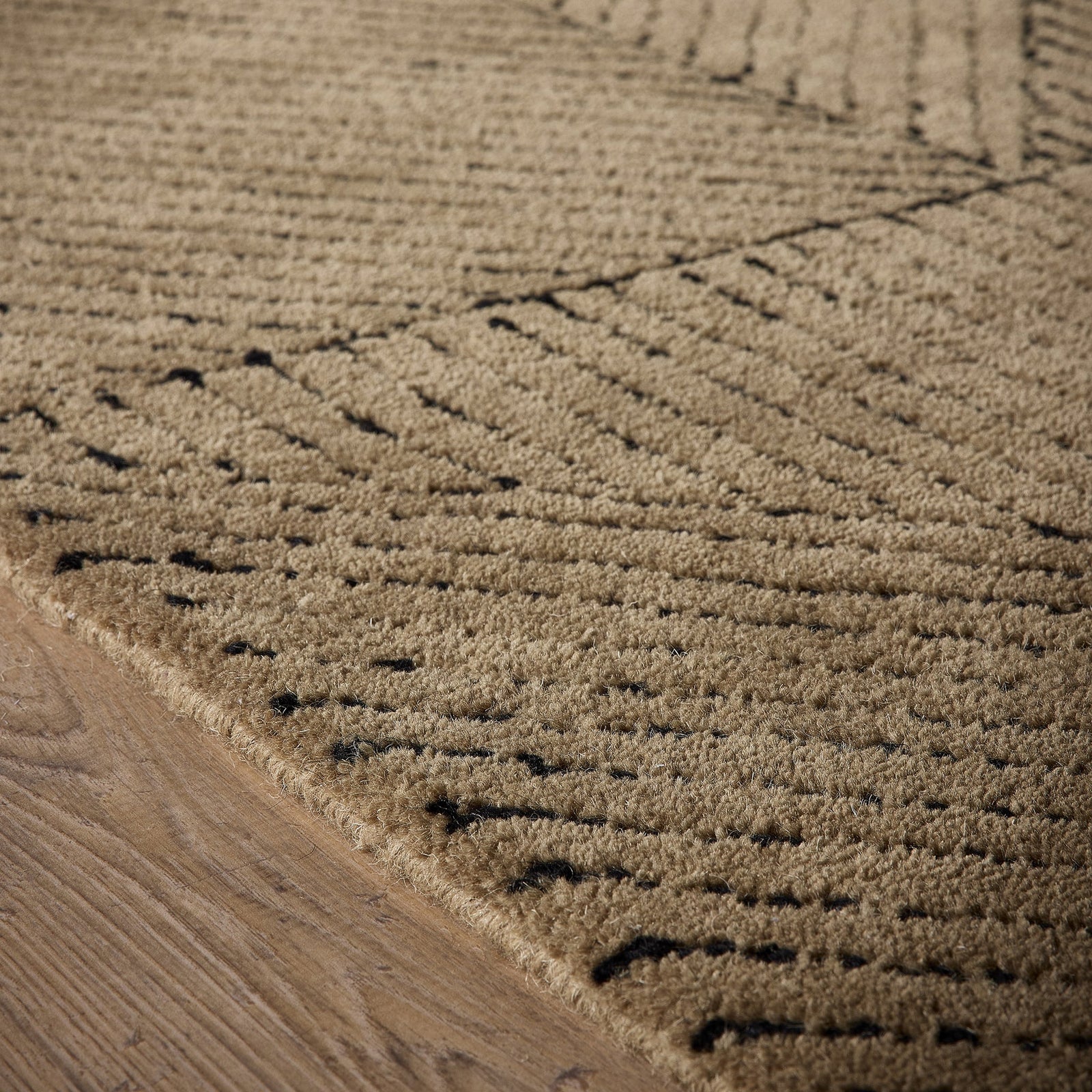 Geometric Rug- hand-tufted rug in Sand with a geometric pattern. 