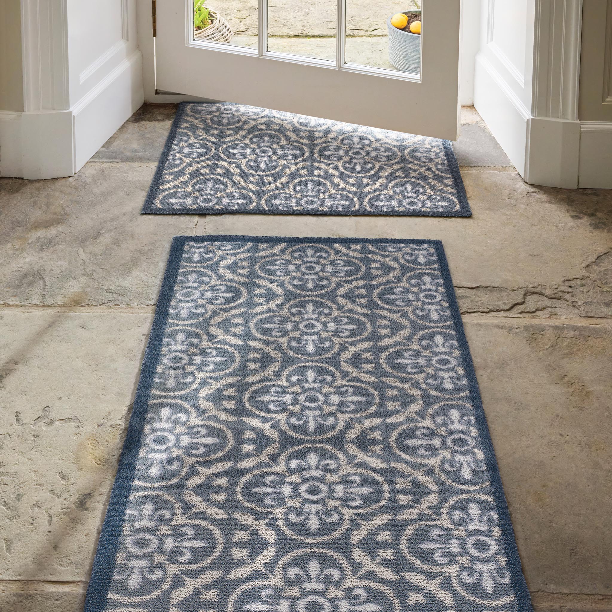Home 40 Grey Washable Runner in Grey- a 100% recycled cotton runner featuring a heritage-inspired pattern in cream and white. 