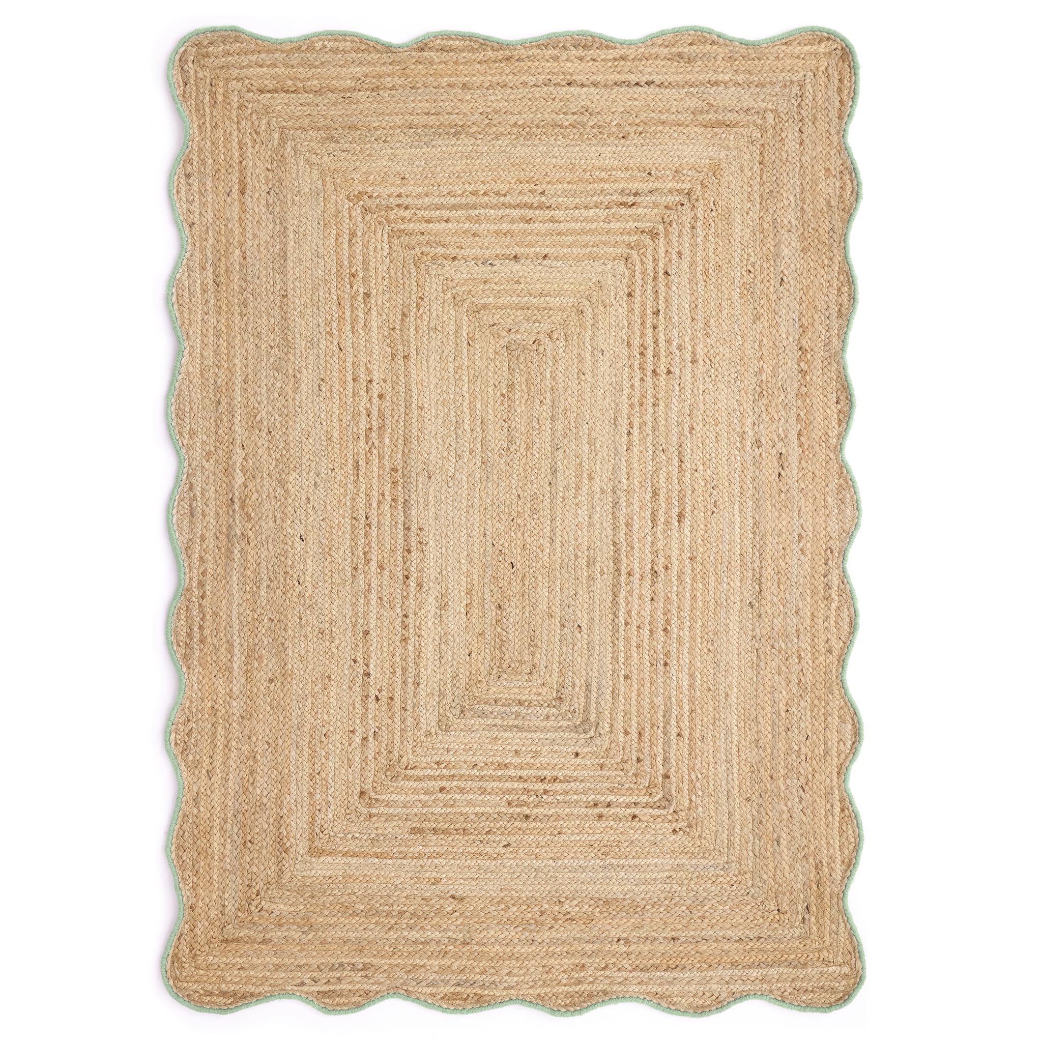 Jute Scalloped Edge Green Rug - Jute scalloped edge rug with green wool whipped border.