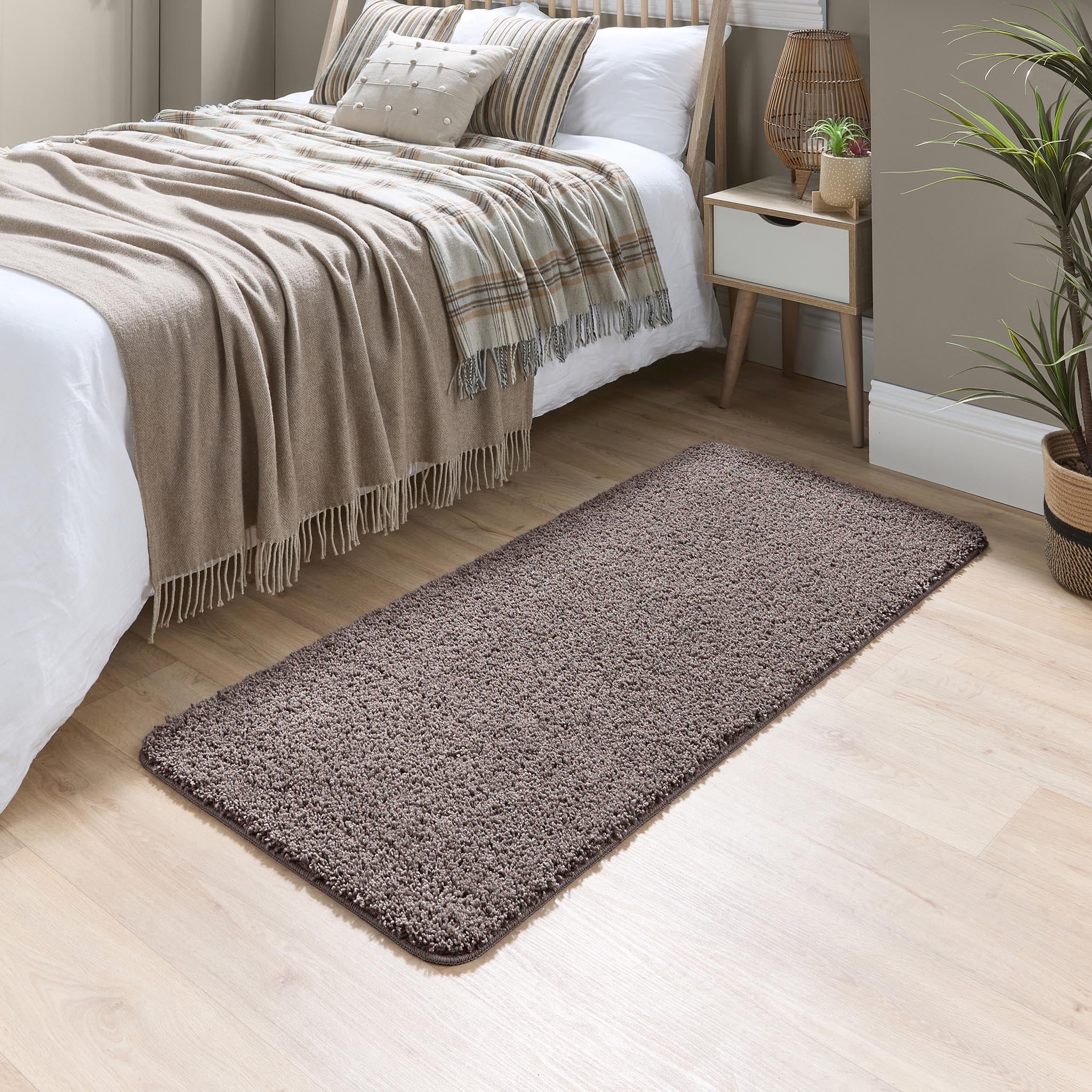 My Rug Mocha Fleck- a washable rug with white and light brown flecks.