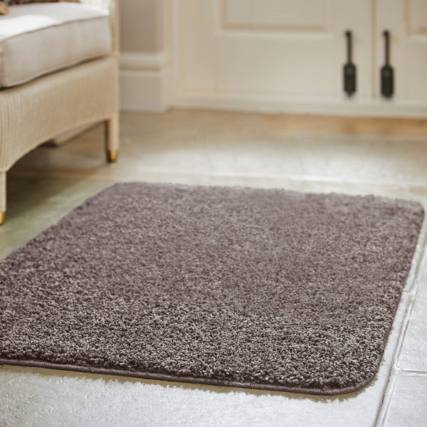 My Rug Mocha Fleck- a washable rug with white and light brown flecks.