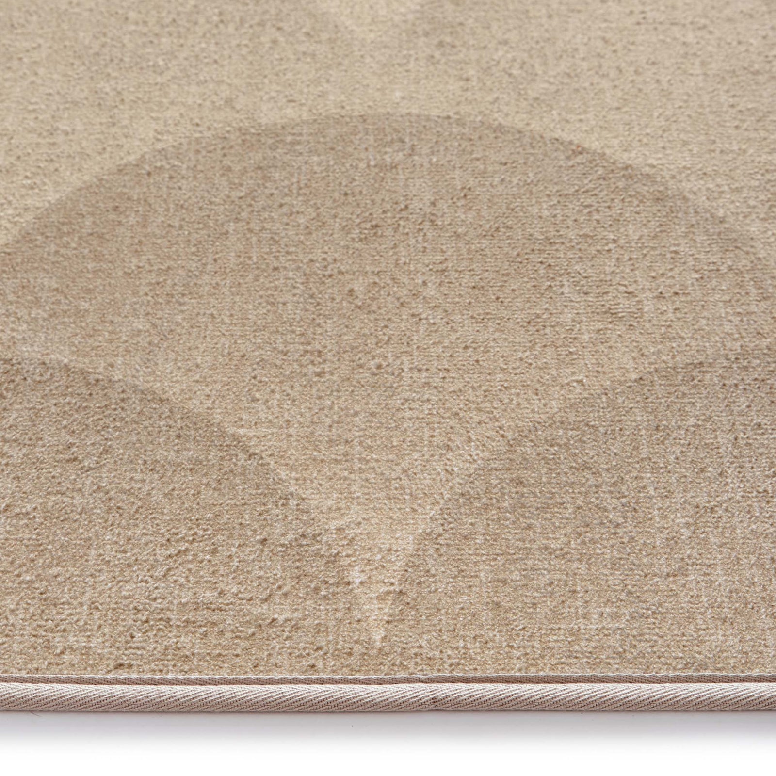 Scalloped Ombre Natural Eco-Washable Rug- a 100% recycled material rug featuring a scalloped design.