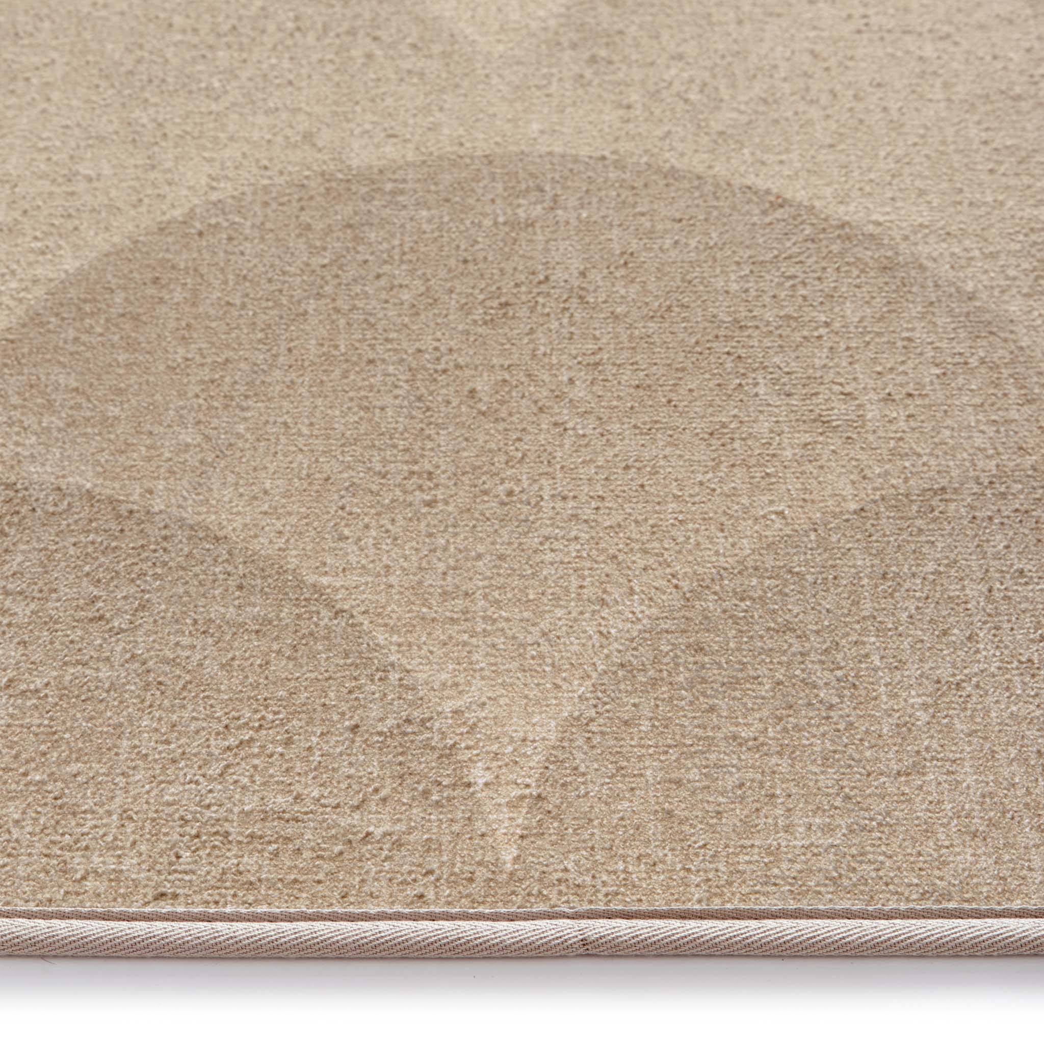 Scalloped Ombre Natural Eco-Washable Rug- a 100% recycled material rug featuring a scalloped design.
