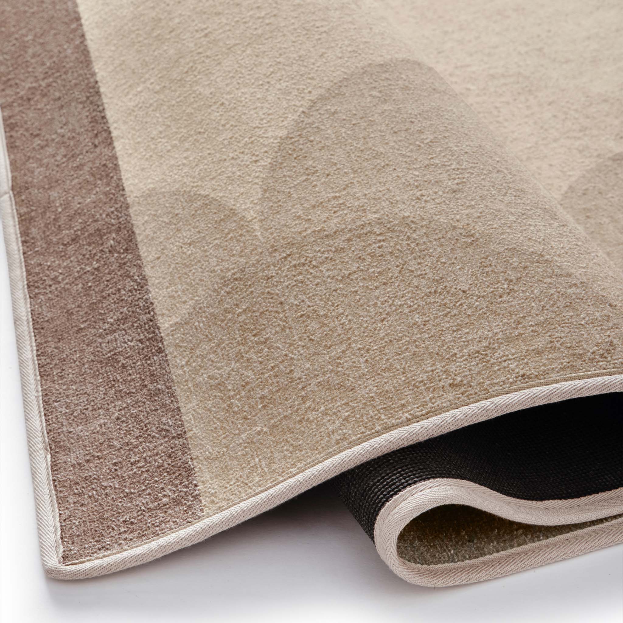 Scalloped Ombre Natural Eco-Washable Rug- a 100% recycled material rug featuring a scalloped design.
