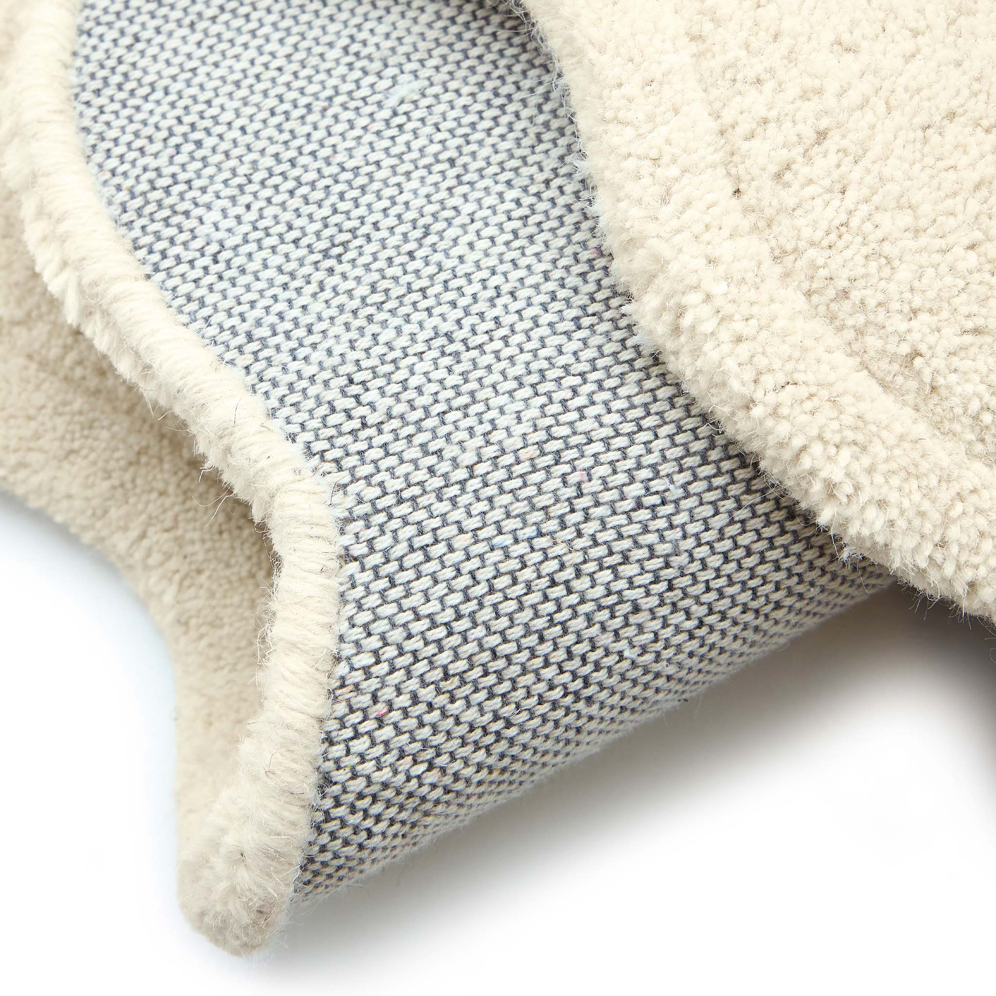 Scalloped Elsie Runner Cream- 100% wool runner featuring a wavy border.