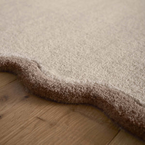 Scalloped Elsie Rug Natural/Brown- 100% wool rug with a natural brown wavy border.