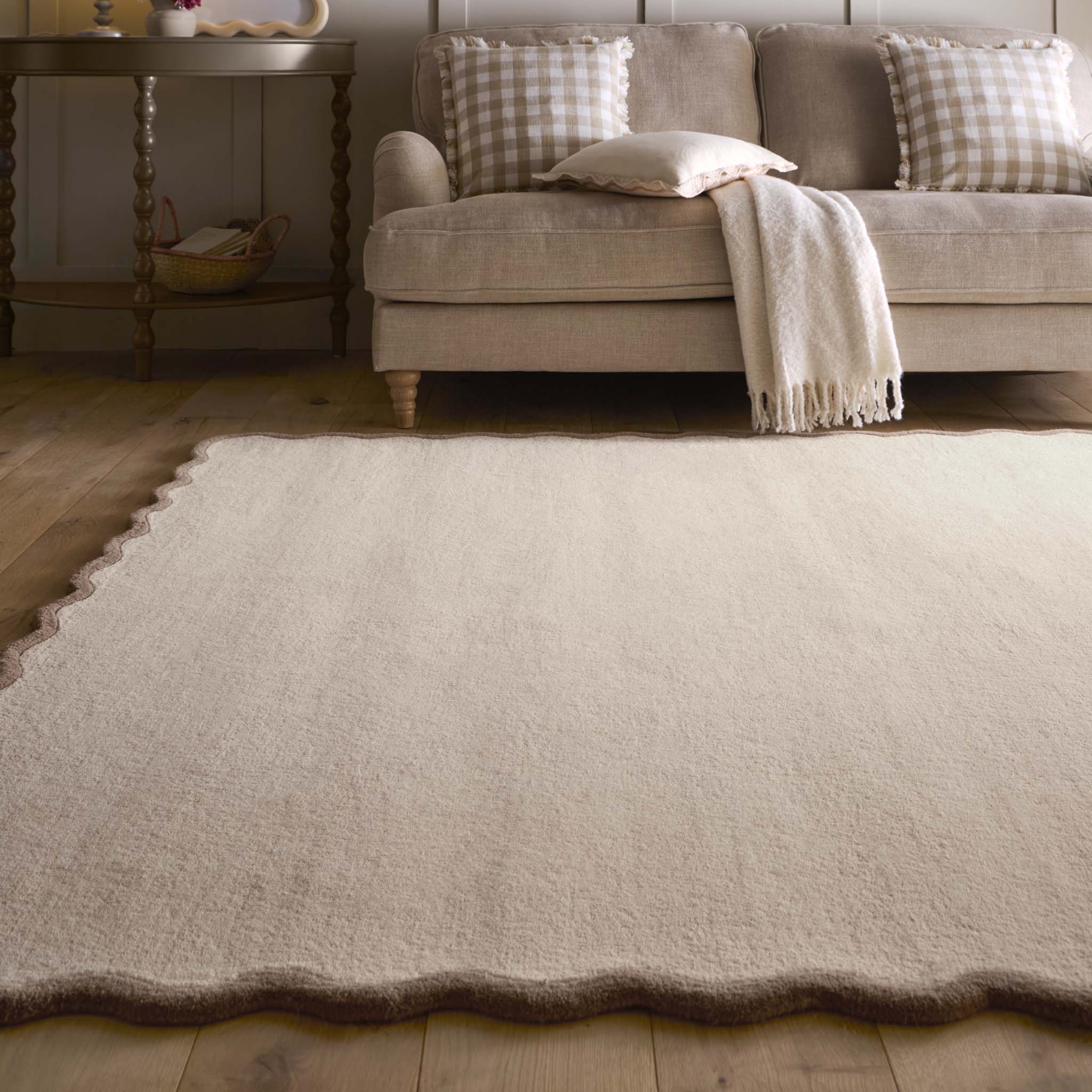Scalloped Elsie Rug Natural/Brown