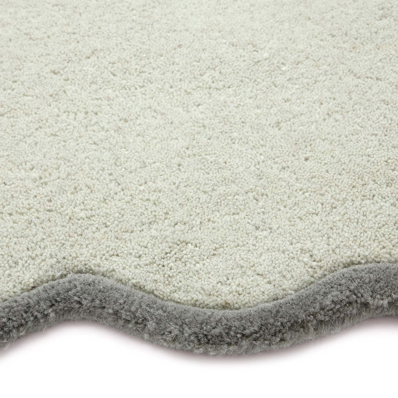 Scalloped Elsie Sage\Seagrass Runner Rug- 100% wool runner featuring a wavy border.