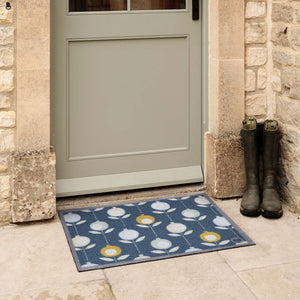 Pepino Blue Outdoor Doormat. Made from ECONYL regenerated yearn featurning a floral design.
