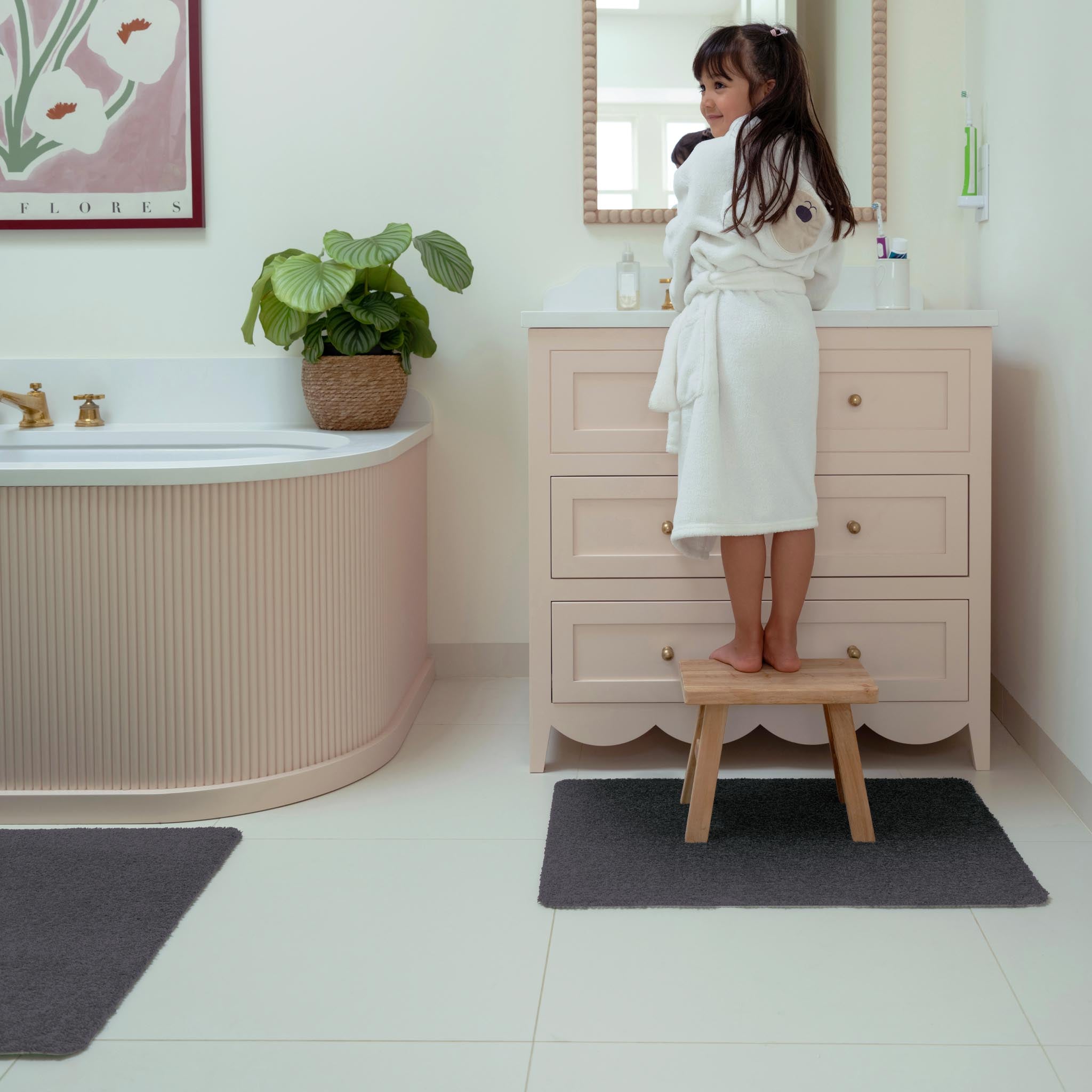 Sense Charcoal Bath Mat- a bath mat made from recycled materials in a solid dark grey.