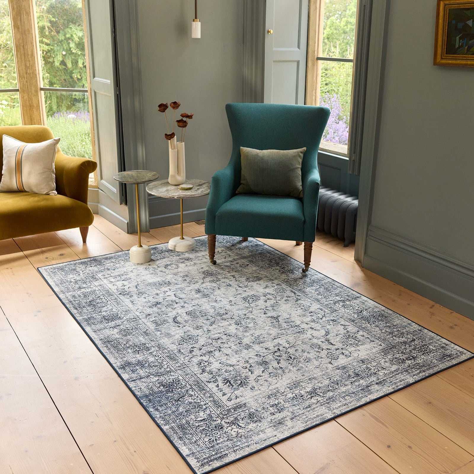 Vintage Imperial Eco-Washable Rug made from recycled cotton, featuring a vintage inspired pattern.
