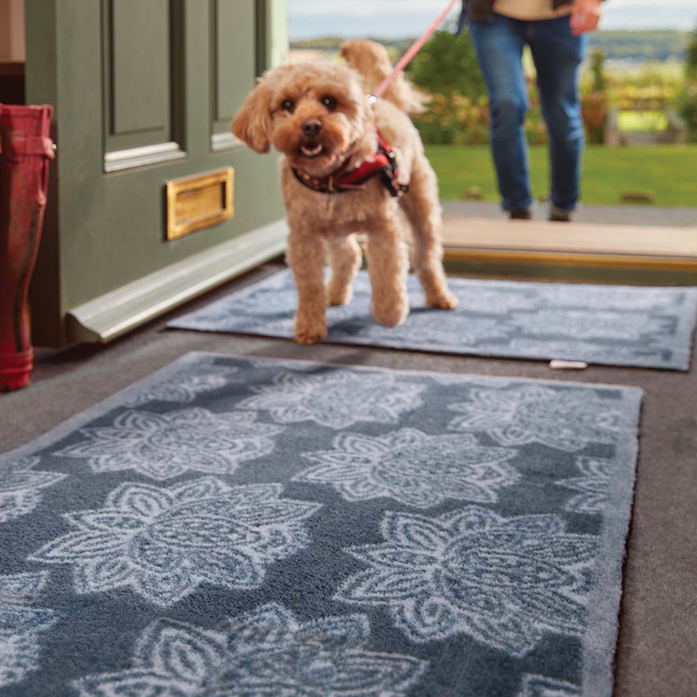 Woodblock 1 Navy Runner in navy- a 100% recycled cotton runner featuring a white and navy heritage pattern.